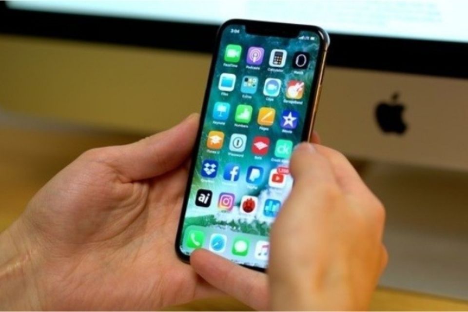 Apple iPhone X 2018 with 6.1-inch screen to start at $550, will have dual-SIM: Analyst Kuo